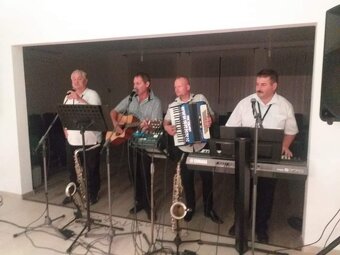ŽIVÁ HUDBA NA OSLAVY NARODENINY SVADBY SOBÁŠE A INE - 11
