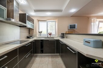 Výnimočný 4 izbový byt Staré Mesto Prievidza 120 m2 - 11