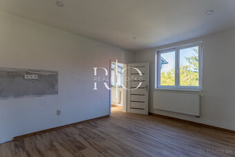 Na predaj 2generačný rodinný dom komplet rekonštrukcia Halič - 11