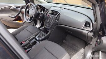 Astra J 1.4 benzín 74 kw - 11