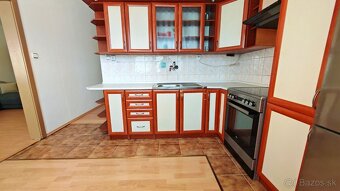 Priestranný 4-izbový byt (88m2) s lódžiou – Nemocničná - 11