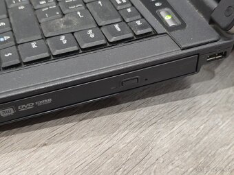 Acer TravelMate 6460 + dock 60e - 11