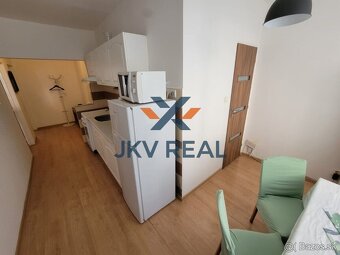 Predám 2i byt s balkónom za DZJ, ul. Grešová, PO - 11