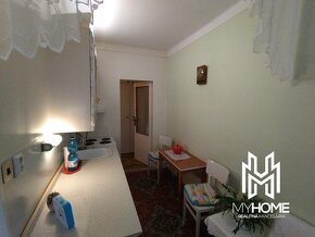 Na predaj pekný 2-izbový byt v pôvodnom stave v meste Štúrov - 11