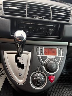 Peugeot 807 - 11