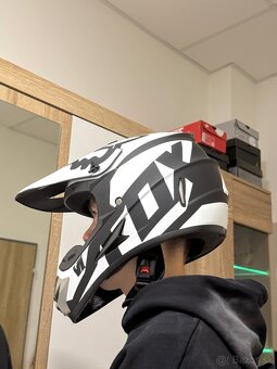 Fox motorkárska prilba - 11