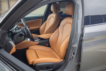 BMW Rad 5 Touring 530d mHEV xDrive A/T / ZÁRUKA / - 11