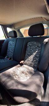 • Škoda Fábia 1.2 HTP roku výroby 2004 • - 11