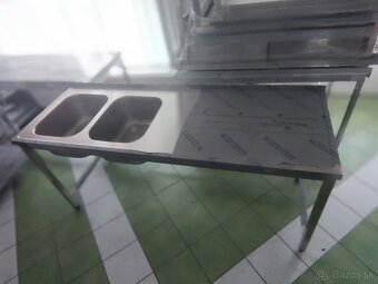 Umývacie gastro stoly, drezy a dvojdrezy s policou - 11