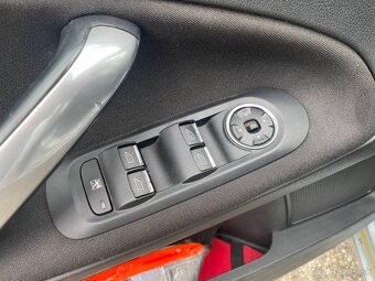 Ford Mondeo Combi 1.8 TDCI - 11