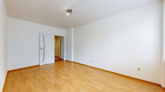 ŠACA - pekný 3 izbový zariadený byt ul. Železiarenska, 64 m2 - 11