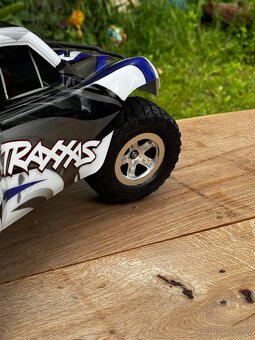 Traxxas slash - 11