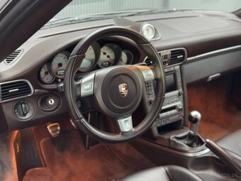 Porsche 911 Turbo - 11