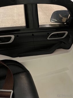 Elektrické auto Mercedes - 11