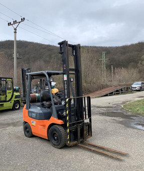Toyota 42-7FGF18, LPG, bočný posuv, iba 3852 mth - 11