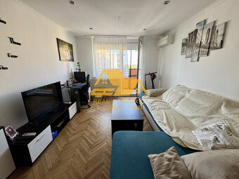 Exkluzívne Predám 3 izbový byt s balkónom v Nových Zámkoch - 11