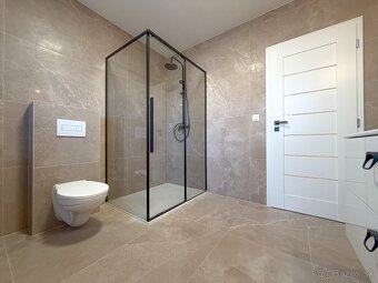 Moderný 4-izbový rodinný dom s garážou na predaj - 11