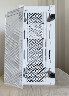 Predám PC skrinku Fractal Design Define 7 White TG - 11