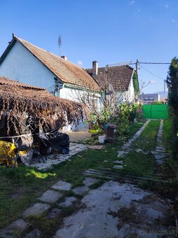 RD s krásnou záhradou Ludanice - 11