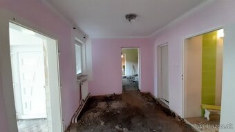 🏡 PRIESTRANNÝ RODINÝ DOM S VEĽKÝM POZEMKOM – VEĽKÉ OZOROVCE - 11