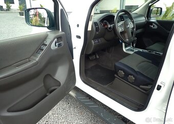 NISSAN NAVARA 2.5Dci 140kW 2014 ZADNA UZAVIERKA , AUTOMAT - 11
