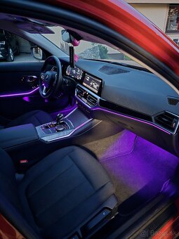 🚘 BMW 320d Touring mHEV A/T – 2020 – TOP stav - 11