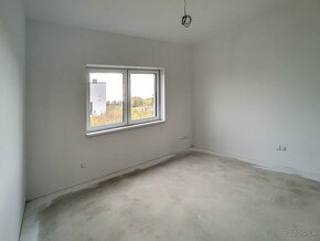 Moderná vila v kompletne novej štvrti s pozemkom 1815 m2 - 11