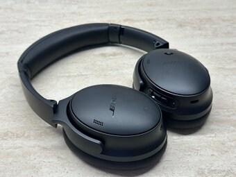 Bose QuietComfort Headphones - 11