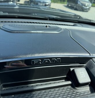 Dodge Ram, LIMITED, 2022, nehavarovaný - 11