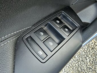 Opel Insignia 2.8 V6 Turbo OPC line A/T - 11