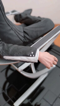 Mass Effect – Illusive Man Statue - 11