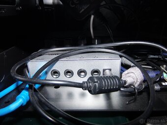 Rackový kufor 12U s príslušenstvom a mikrofónové splittery A - 11