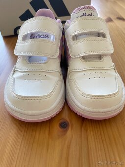 Fialovo-biele tenisky Adidas - 11