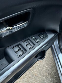 Mitsubishi Outlander 2,2DI-D - 5 miestne - manual 6st. - 11