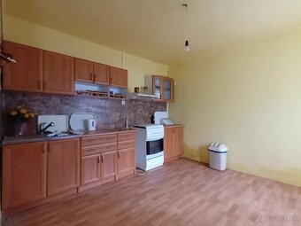 Rodinný dom v obci Zemné - 11