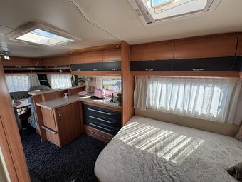 Hobby 560 CFe De Luxe Markíza, Klíma, Mover, Nosič - 11