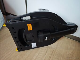 Autosedačka MAXI-COSI + základňa - 11