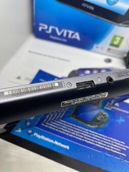 PS Vita OLED Wi-Fi (PCH-1004) - 11