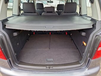 Predám Volkswagen Touran 1.9 TDI 77 KW..7-miestny,Tažné,Navi - 11