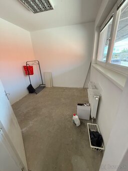 Prenájom obchodných priestorov – 155 m² vedľa OBI v SNV - 11