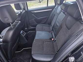 Škoda Octavia Combi 2.0 TDI DSG F1 Style ACC DVD Canton Weba - 11