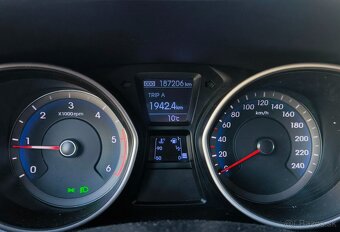 Hyundai i30 1.6 CRDi DOHC 16V Comfort - 11