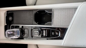 Volvo XC60 B4 145KW AWD AT - 11