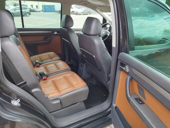 Volkswagen Touran 1.4tsi DSG. - 11
