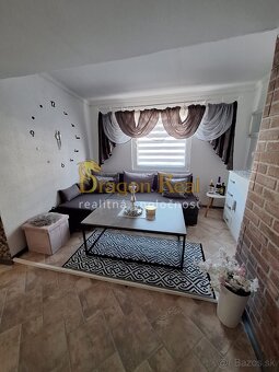 2 DOMY ZA CENU 1 s pozemkom o rozlohe 684m2 – TREBIŠOV - 11