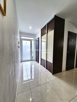 Moderný 3 izbový dom s bazénom vo Veľkom Blahove - 11