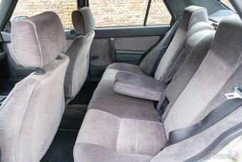 Alfa Romeo 75 2.0 Twin Spark - 11