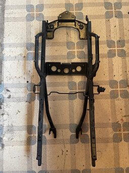 Suzuki sv 650s 99 - 03 diely - 11