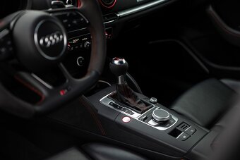 Audi RS3 2.5TFSI Quattro DAZA - 11