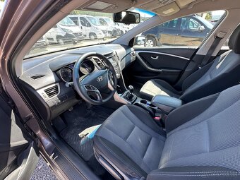 Hyundai i30 CW 1.6i CRDi VGT Family - 11
